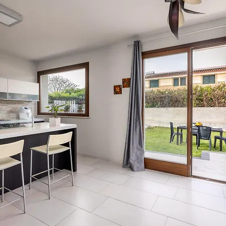 Solea - Family Friendly Near The Sea
